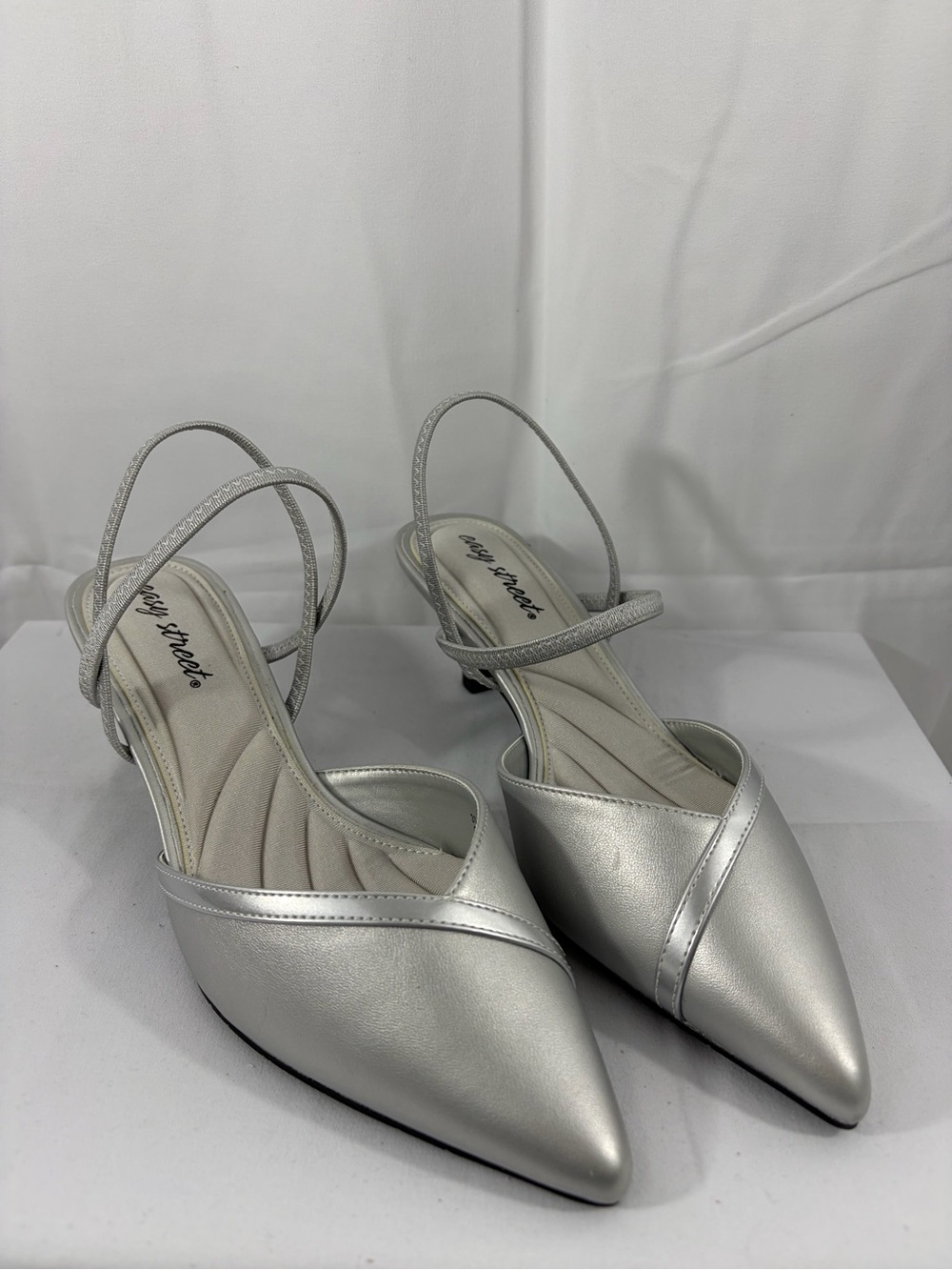 NWT Easy Street Women’s Size 9W Silver Pointed Slingback Heels